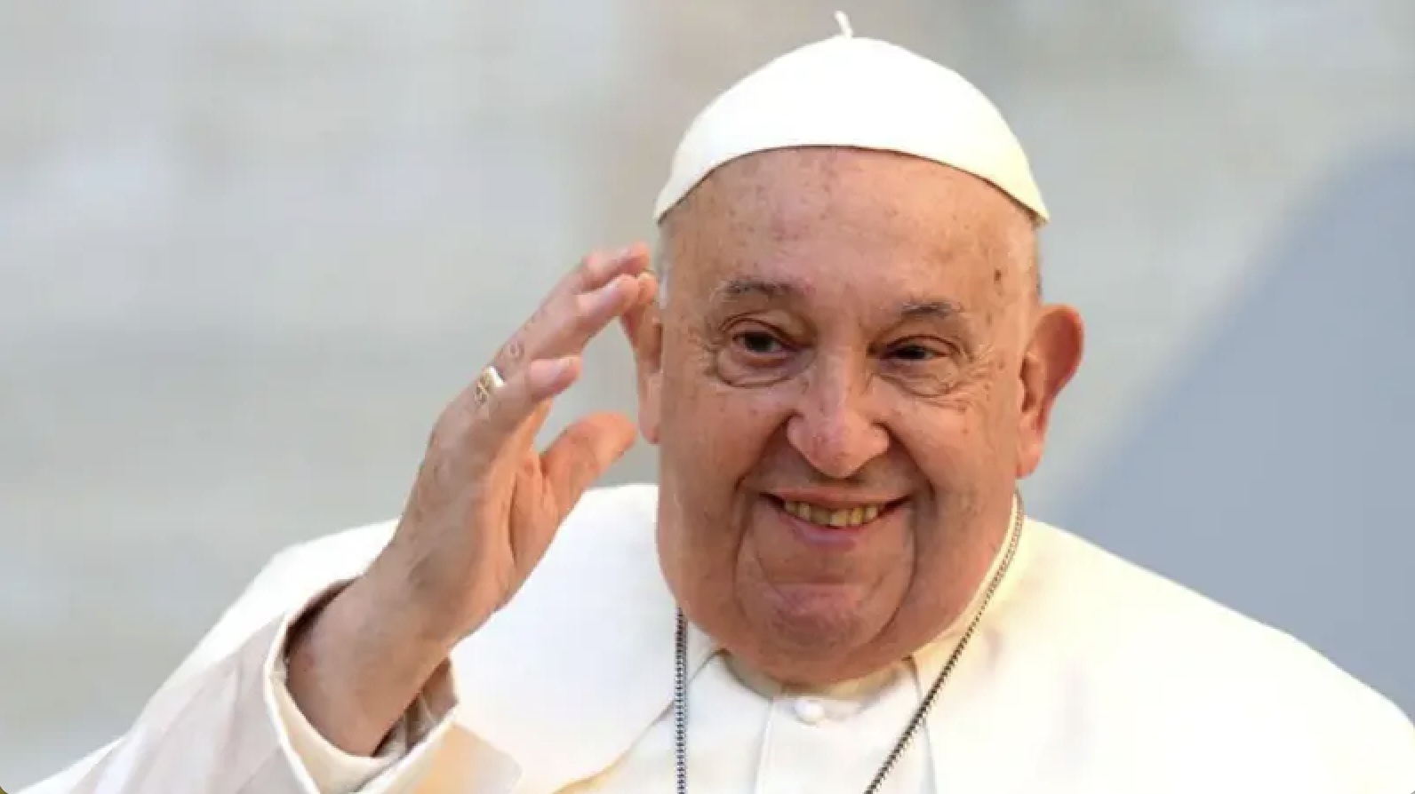 Pope health update: Vatican reports Pope Francis’ health has «slightly improved.»